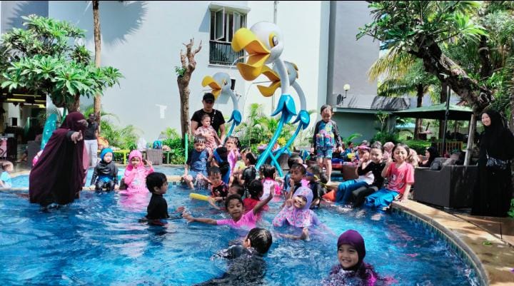 Swimming Time (Bermain Bersama Bestie)